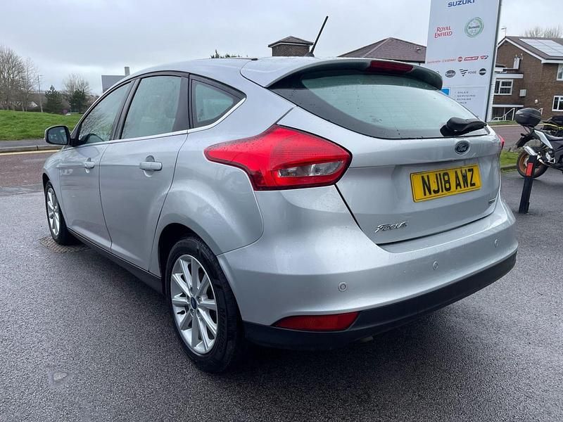 Used Ford Focus Titanium 125 HP (91 kW) 2018 Silver Hatchback