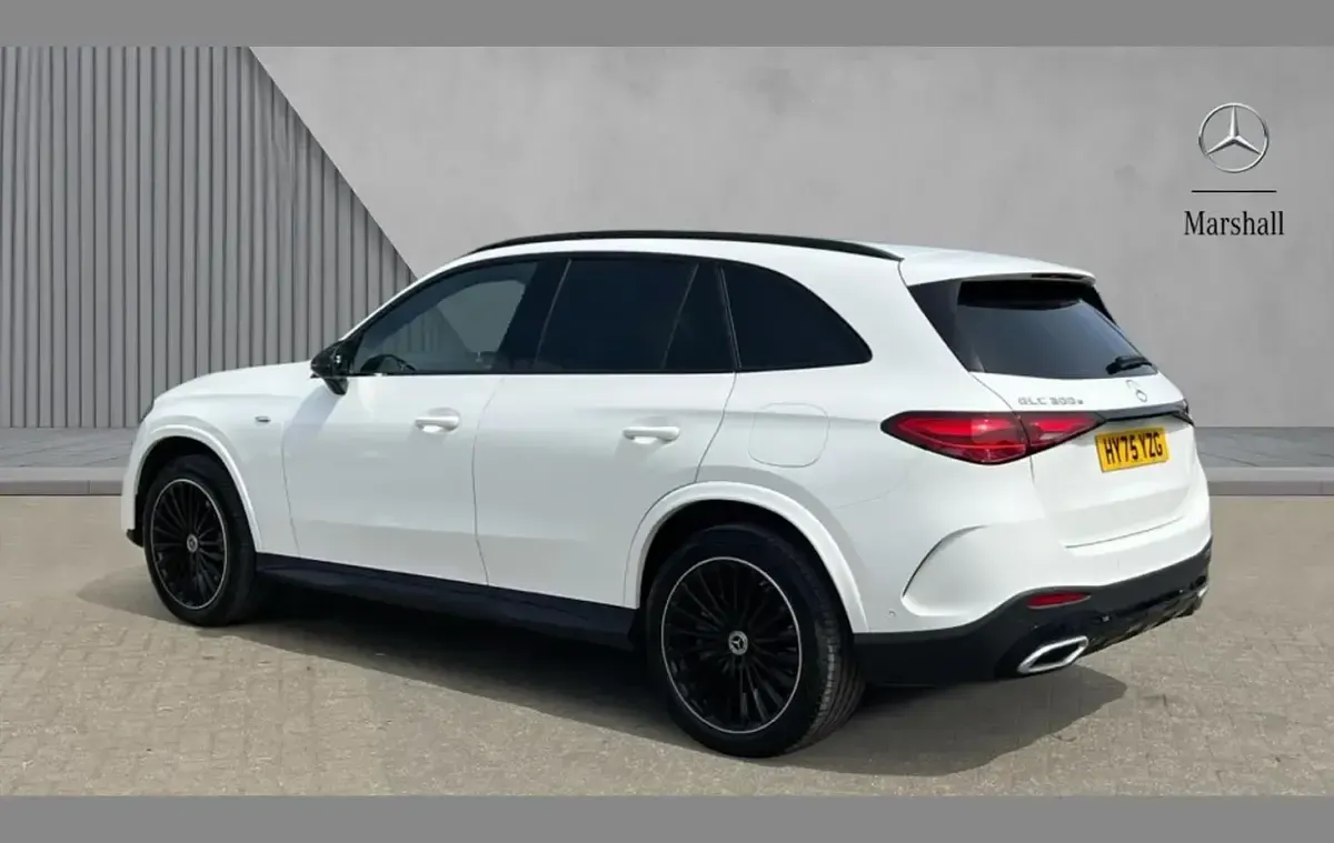 Used Mercedes GLC300 Urban 308 HP (226 kW) 2025 White SUV