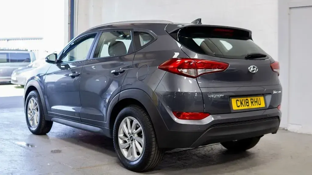 Used Hyundai Tucson SE 177 HP (130 kW) 2018 Grey SUV
