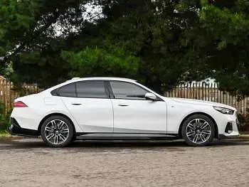 Used BMW 550e M Sport 489 HP (359 kW) 2026 White Sedan