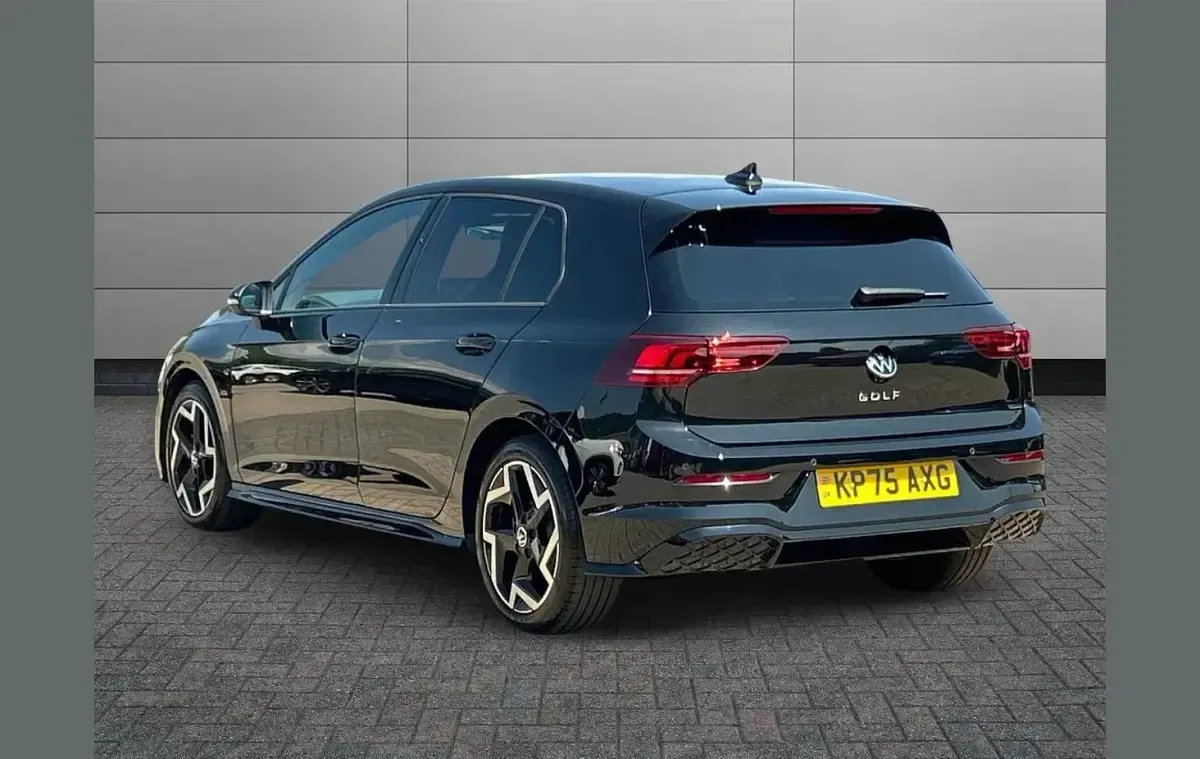 Used VW Golf VIII R-line 150 HP (110 kW) 2025 Black Hatchback