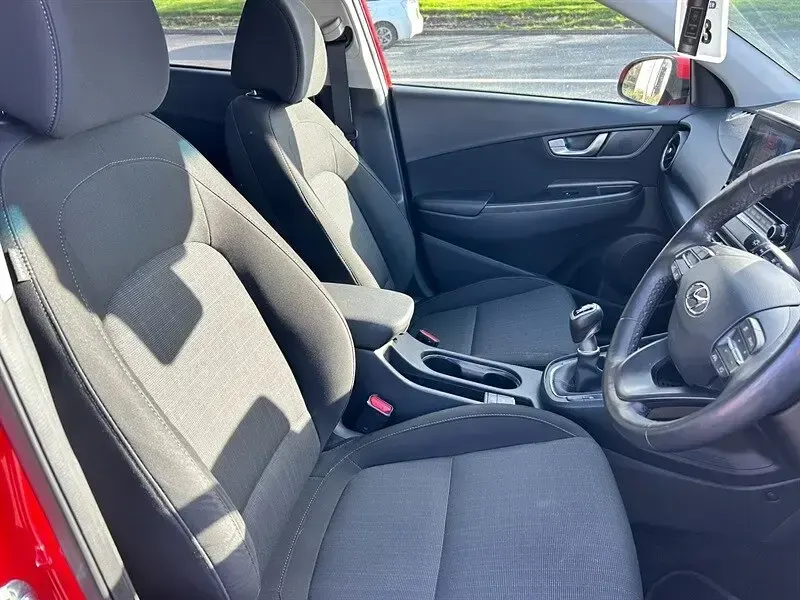 Used Hyundai Kona Premium 120 HP (88 kW) 2022 Red SUV