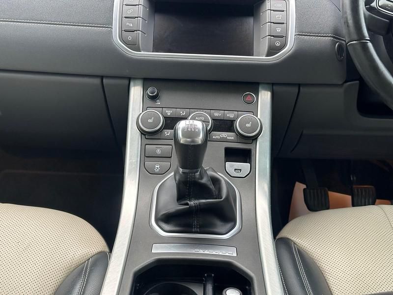 Used Land Rover Range Rover evoque SE 150 HP (110 kW) 2018 Blue SUV