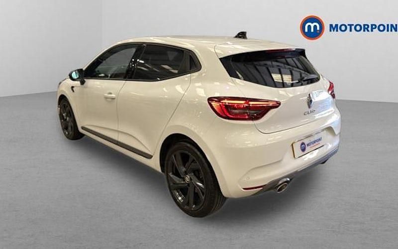 Used Renault Clio V RS Line 90 HP (66 kW) 2023 White Hatchback