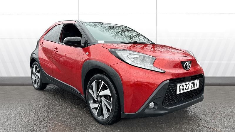 Used Toyota Aygo X 72 HP (52 kW) 2022 Red SUV