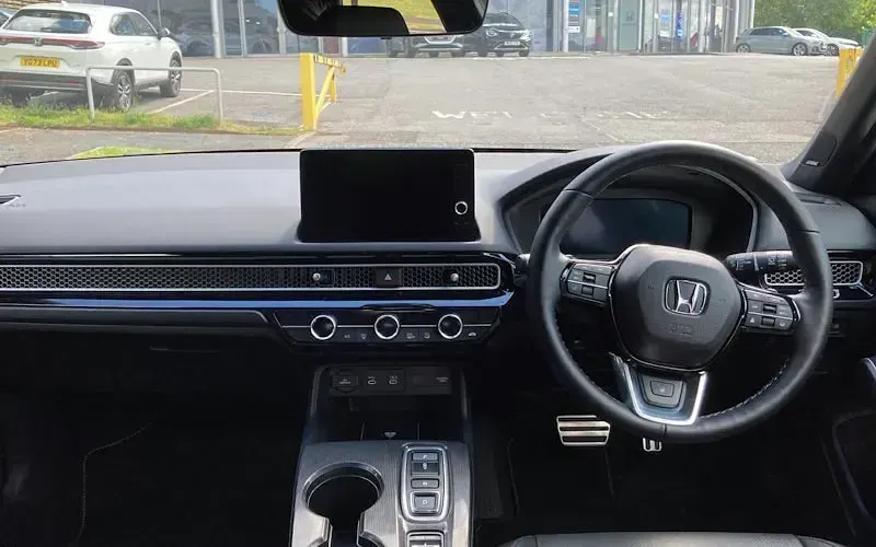 New Honda Civic Advance 143 HP (105 kW) 2025 Red Hatchback