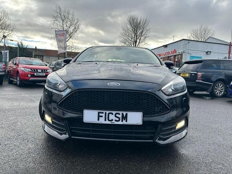 Used Ford Focus ST 185 HP (136 kW) 2015 Black Hatchback