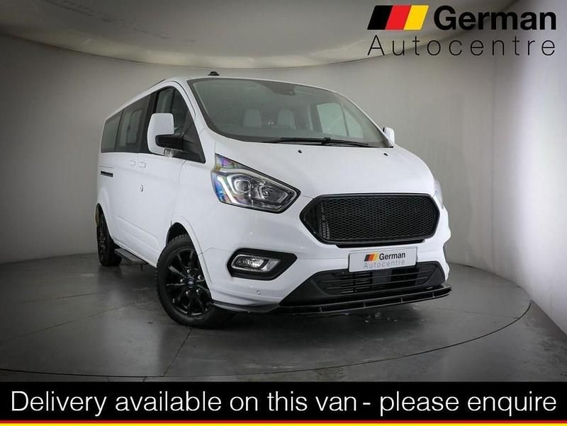 Used Ford Tourneo Custom Titanium 150 HP (110 kW) 2022 White Van