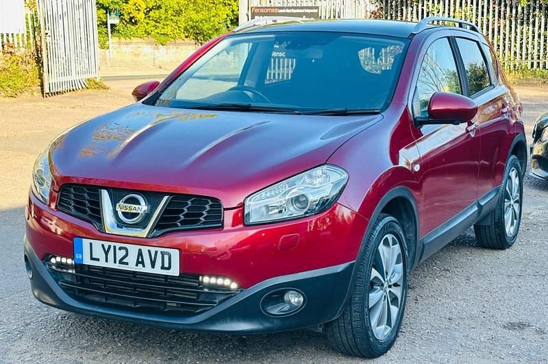 Used Nissan Qashqai Tekna 130 HP (95 kW) 2012 Red SUV