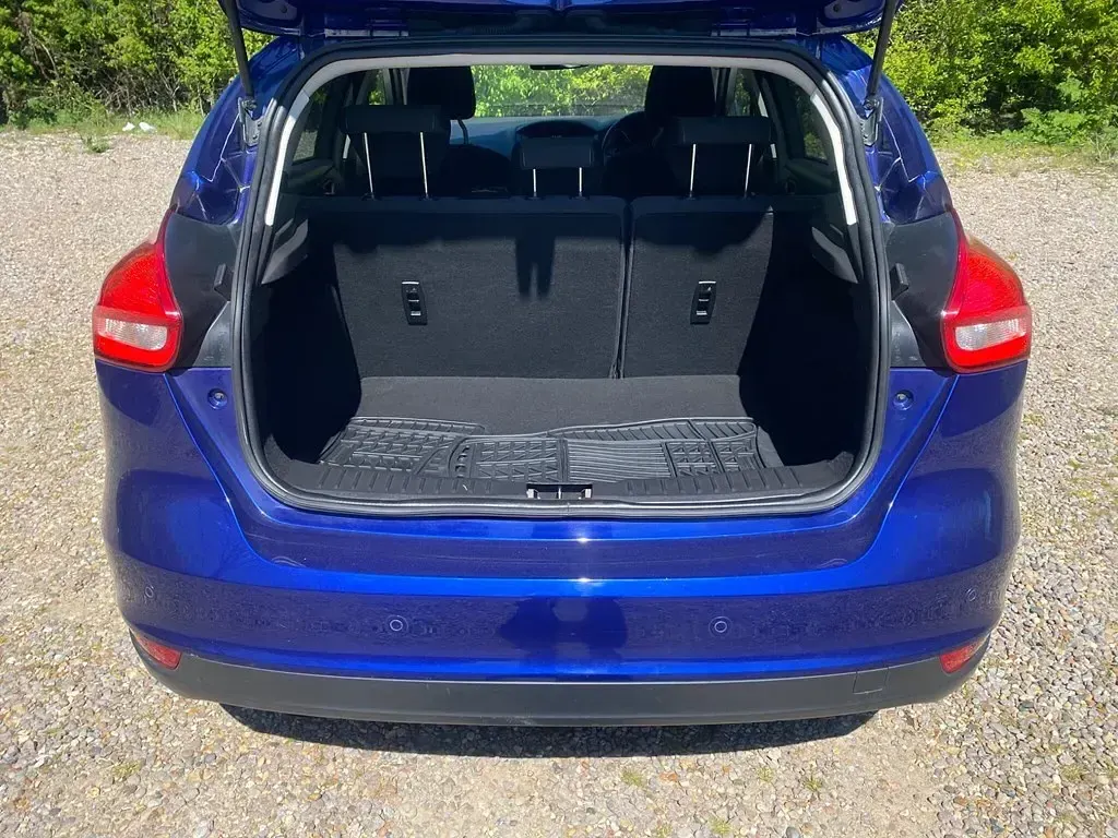 Used Ford Focus Zetec 2015 Blue Hatchback