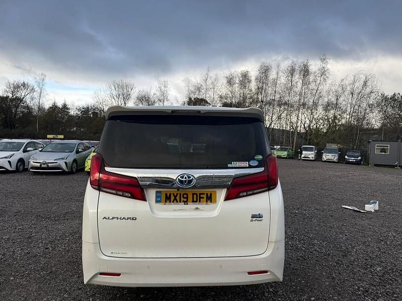 Usado Toyota Alphard 190 HP (139 kW) 2025 Branco Monovolume