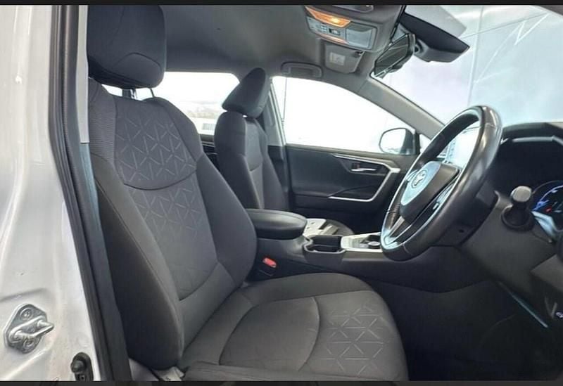 Used Toyota RAV4 Design 222 HP (163 kW) 2021 White SUV