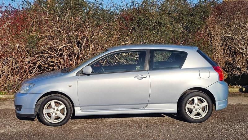Used Toyota Corolla T3 2004 Blue Hatchback