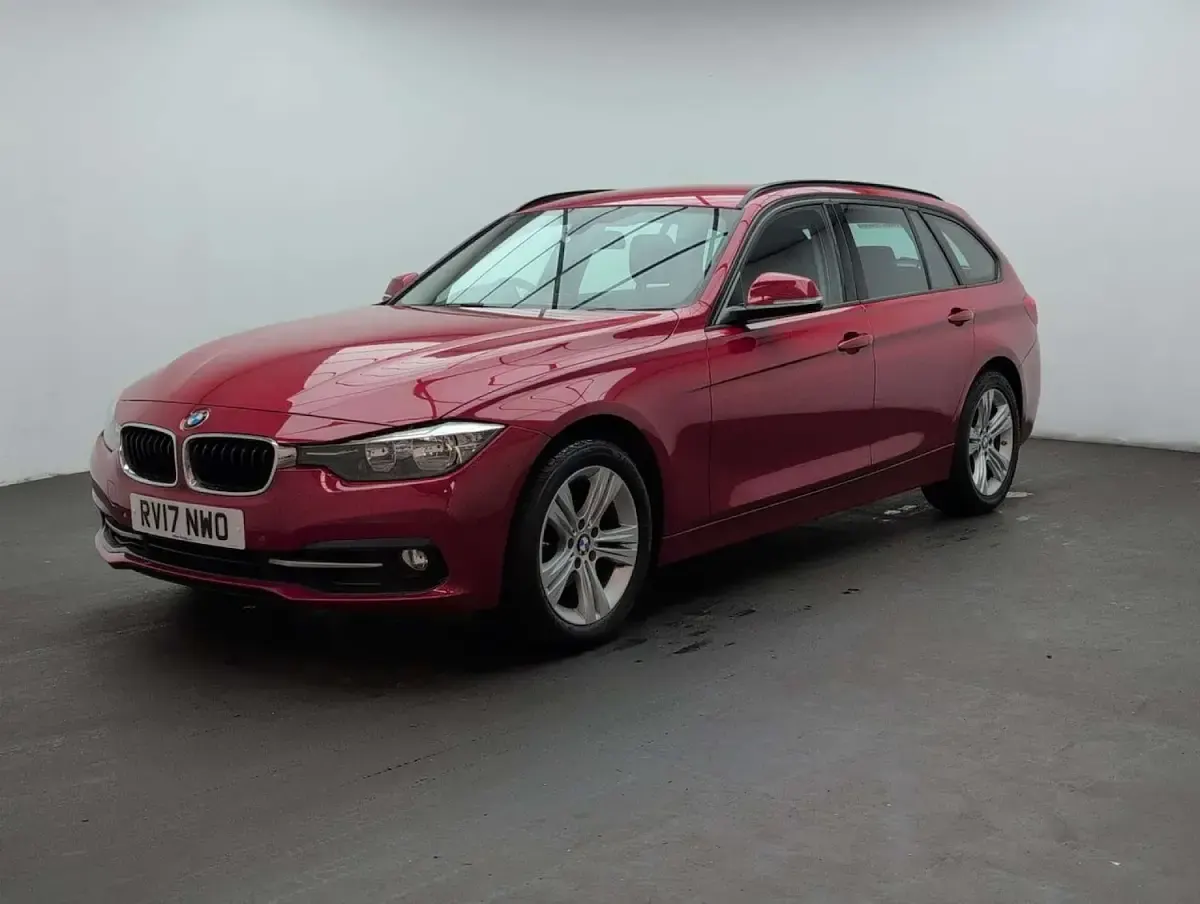 Used BMW 318 Sport Line 134 HP (98 kW) 2017 Red Estate