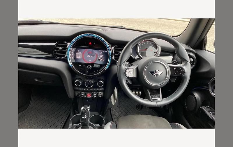 Usado Mini John Cooper Works Hatch 231 CV (169 kW) 2022 Gris Utilitario
