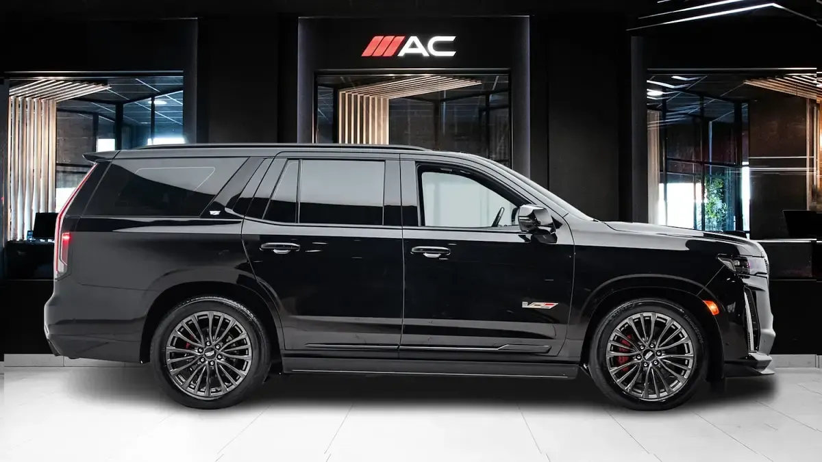 Used Cadillac Escalade 420 HP (308 kW) 2025 Black SUV