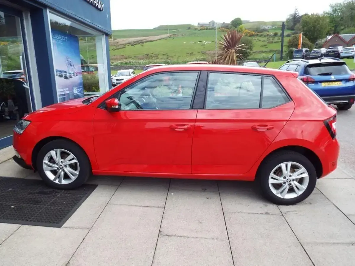 Used Skoda Fabia SE 74 HP (54 kW) 2019 Red Hatchback
