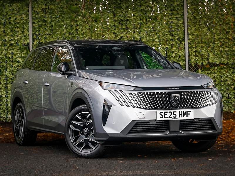 Metallic cumulus grey New 2025 Peugeot 5008 GTi MPV | £33,498 (Good price) - Image 1/4