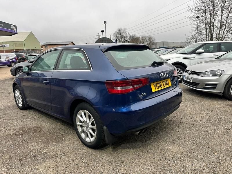 Used Audi A3 Comfort 125 HP (91 kW) 2016 Blue Hatchback
