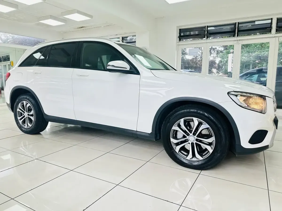 Used Mercedes GLC220 SE 2016 White SUV