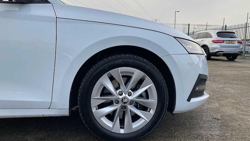 Used Skoda Octavia SE Technology 150 HP (110 kW) 2024 Moon white metallic Estate