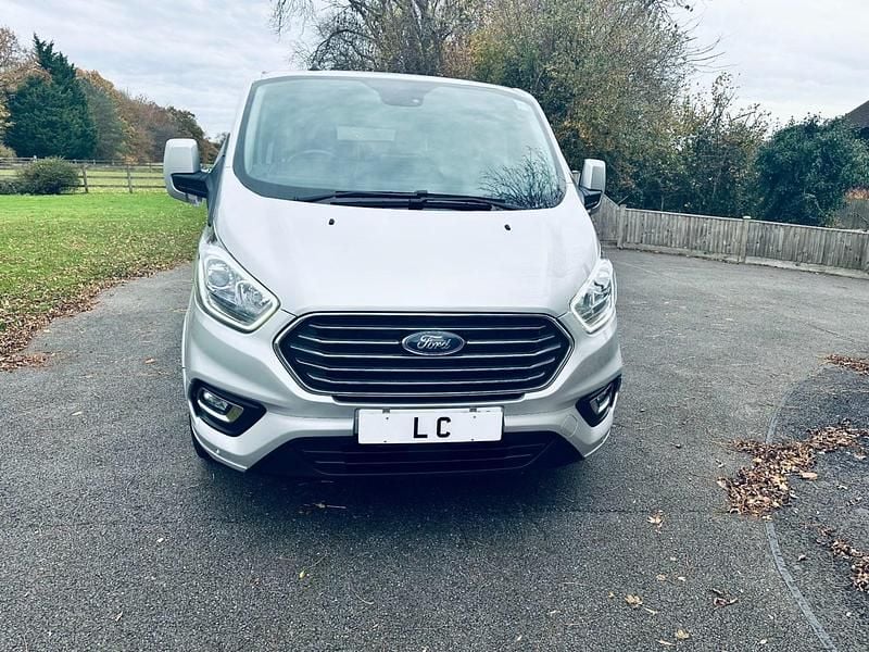 Used Ford Tourneo Custom Titanium 130 HP (95 kW) 2022 Silver Van