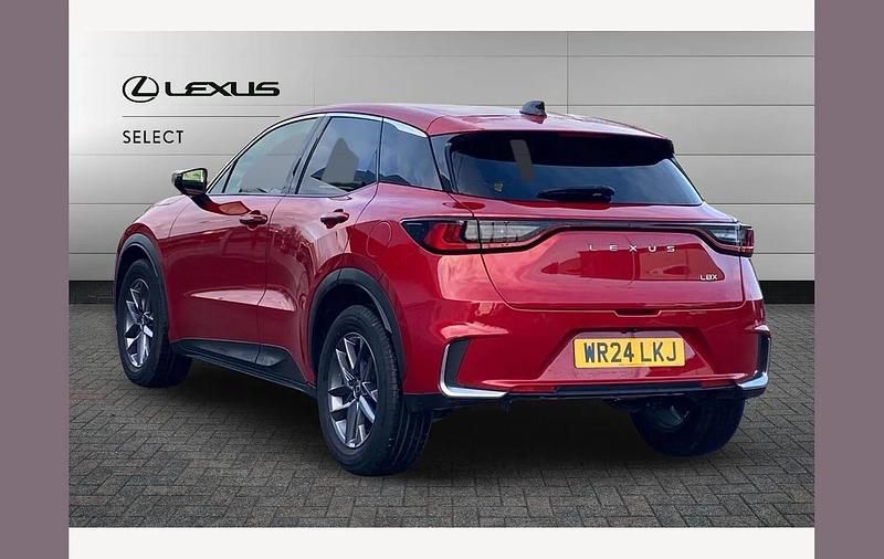 Used Lexus LBX 136 HP (100 kW) 2024 Red SUV