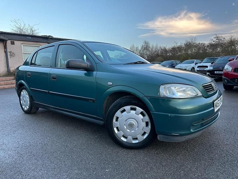 Green Used 2003 Vauxhall Astra Club Hatchback | £1,495 (Good price) - Image 1/4