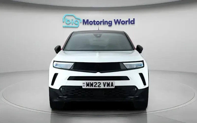 Used Vauxhall Mokka SRi 131 HP (96 kW) 2022 White SUV