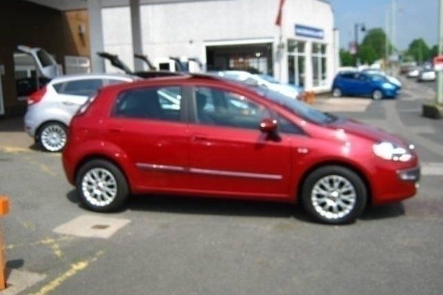 Używany Fiat Punto 77 KM (56 kW) 2010 Hatchback