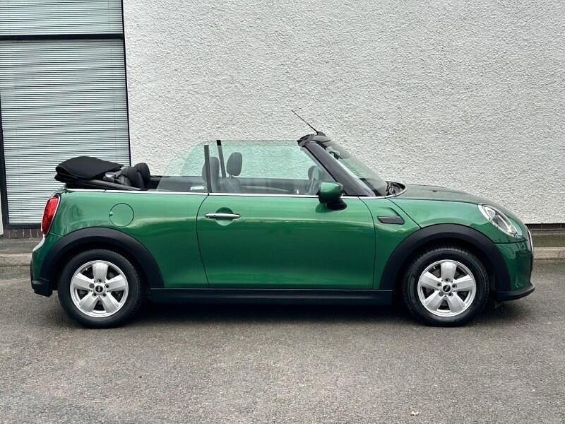 Used Mini Cooper Classic 134 HP (98 kW) 2022 Green Hatchback