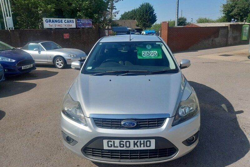 Silver Used 2011 Ford Focus Zetec Hatchback | £2,595 (Good price) - Image 1/1