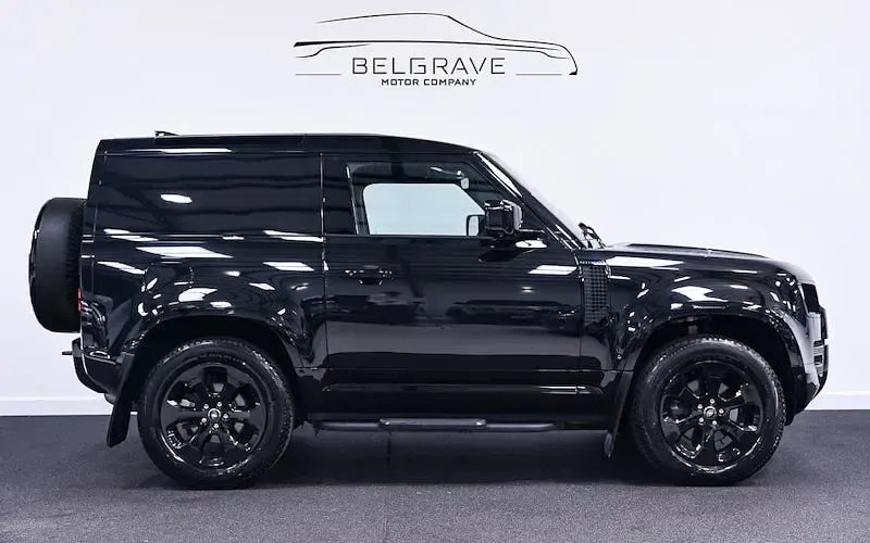 Used Land Rover Defender HSE Dynamic 249 HP (183 kW) 2024 SUV