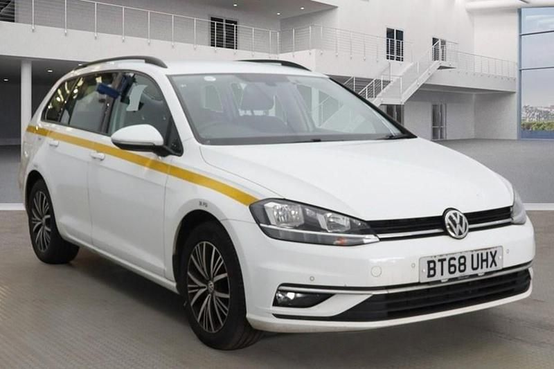 Used VW Golf VII SE 115 HP (84 kW) 2018 White Estate
