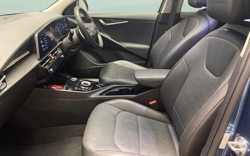 Used Kia Niro 150 kW (204 HP) 2023 Blue SUV