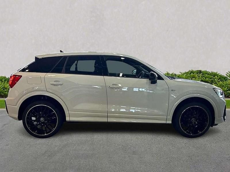 Used Audi Q2 Black Edition 150 HP (110 kW) 2023 White SUV