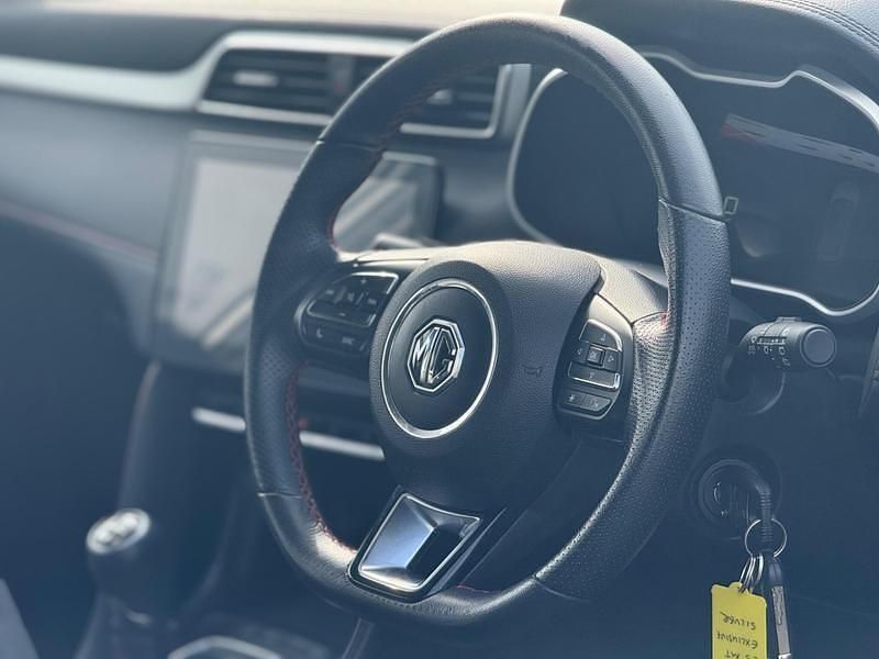 Used MG ZS Exclusive 106 HP (77 kW) 2022 Silver SUV