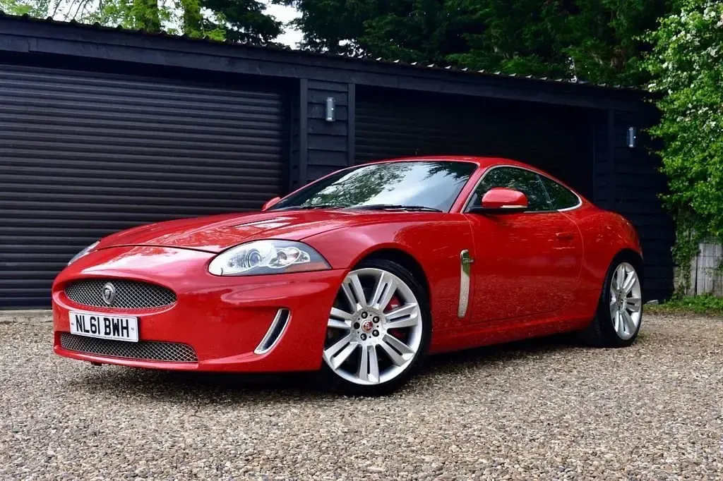 Używany Jaguar XKR 510 KM (375 kW) 2011 Czerwony Coupe