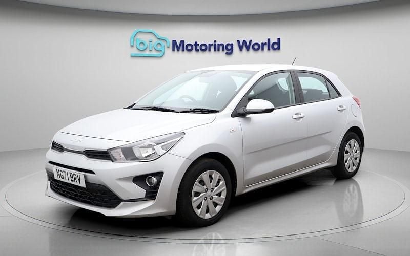 Used Kia Rio 84 HP (61 kW) 2022 Silver Hatchback