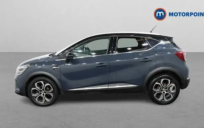 Used Renault Captur SE 140 HP (102 kW) 2022 Blue/black SUV