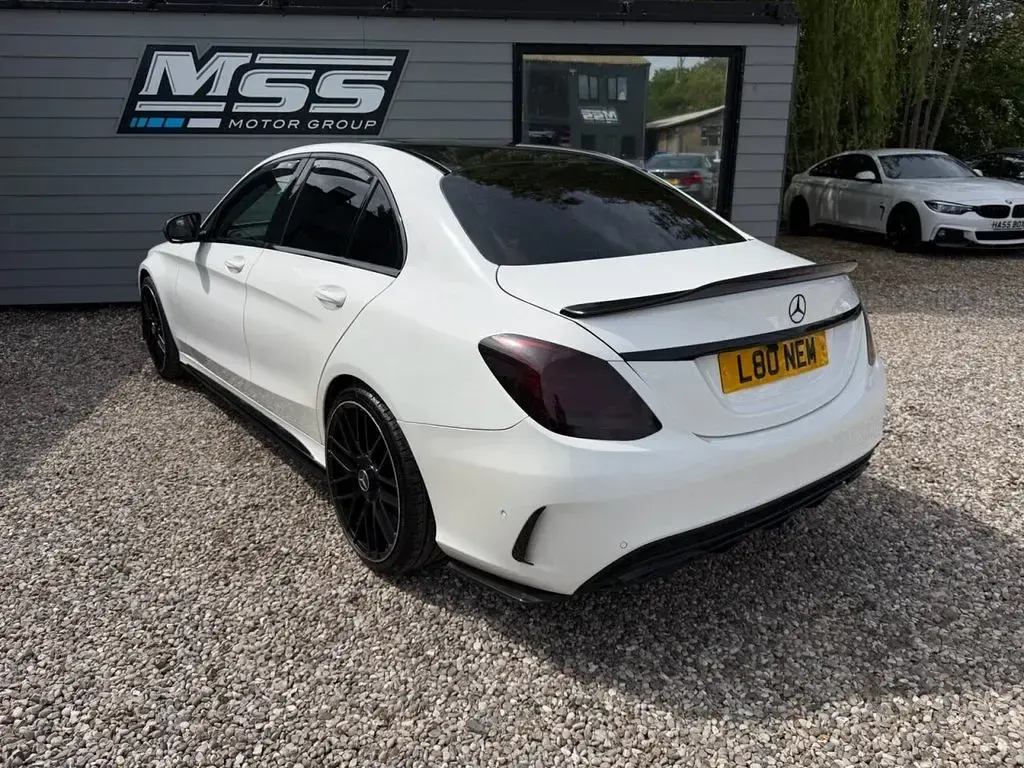 Begagnad Mercedes C250 AMG line 204 HK (150 kW) 2015 Vit Sedan