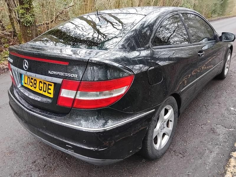 Used Mercedes CLC180 SE 143 HP (105 kW) 2009 Black Hatchback