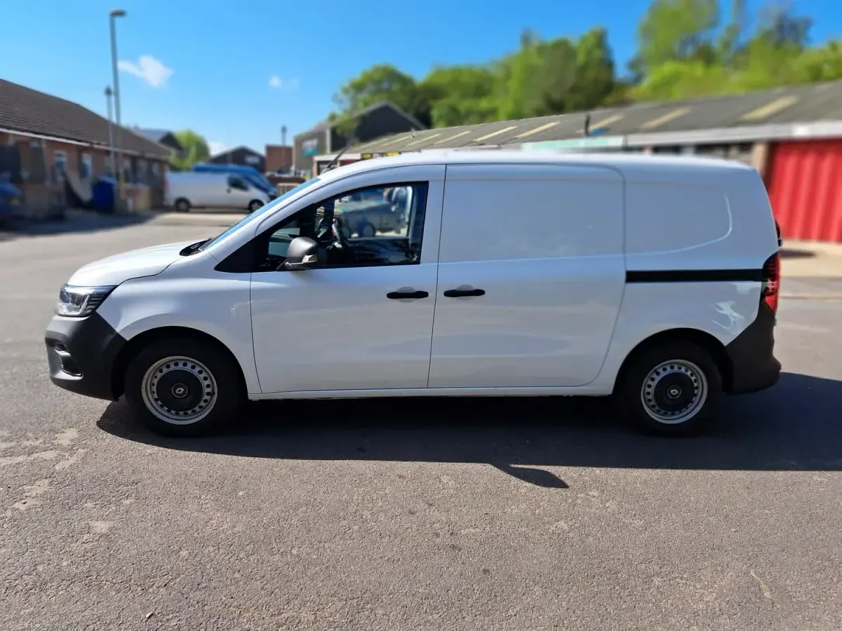 Używany Renault Kangoo 89 kW (122 KM) 2024 Biały Minivan