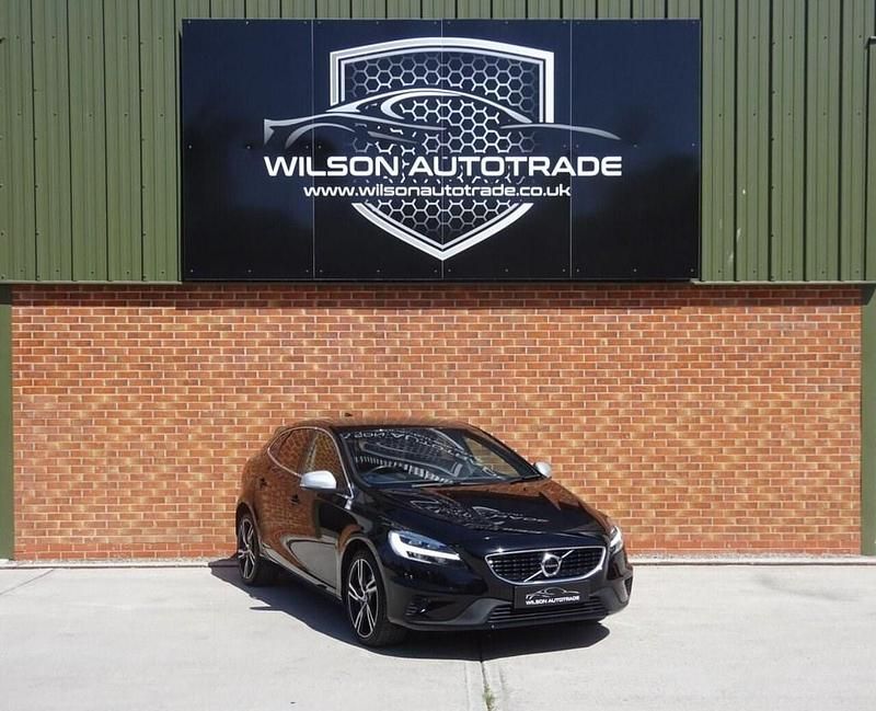Black Used 2018 Volvo V40 R-Design Pro Estate | £13,290 (Fair price) - Image 1/4