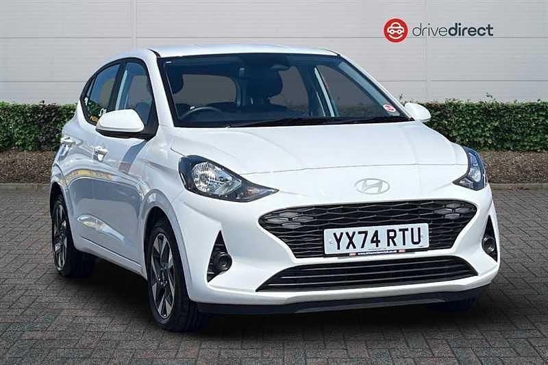 Special solid paint atlas white Used 2024 Hyundai i10 Advanced Hatchback | £12,541 (Fair price) - Image 1/4