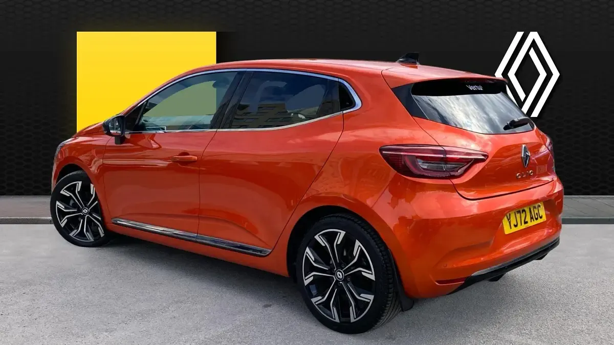 Second-hand Renault Clio V Techno 145 CP (106 kW) 2023 Portocaliu Hatchback