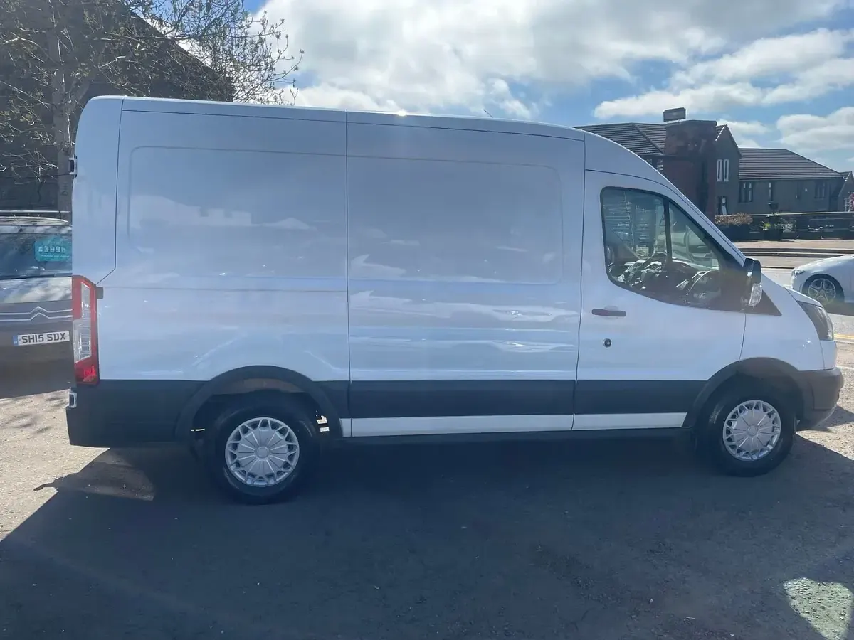 Used Ford Transit 170 HP (125 kW) 2019 White Van