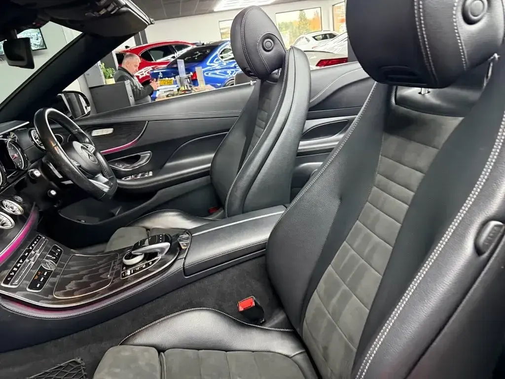 Usado Mercedes E220 AMG line 194 HP (142 kW) 2018 Preto Cabrios
