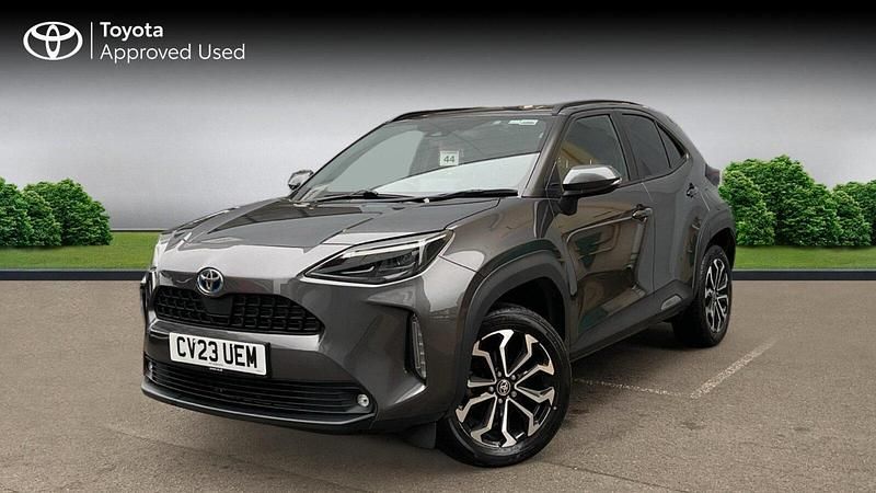 Used Toyota Yaris Hybrid Design 116 HP (85 kW) 2023 Grey
