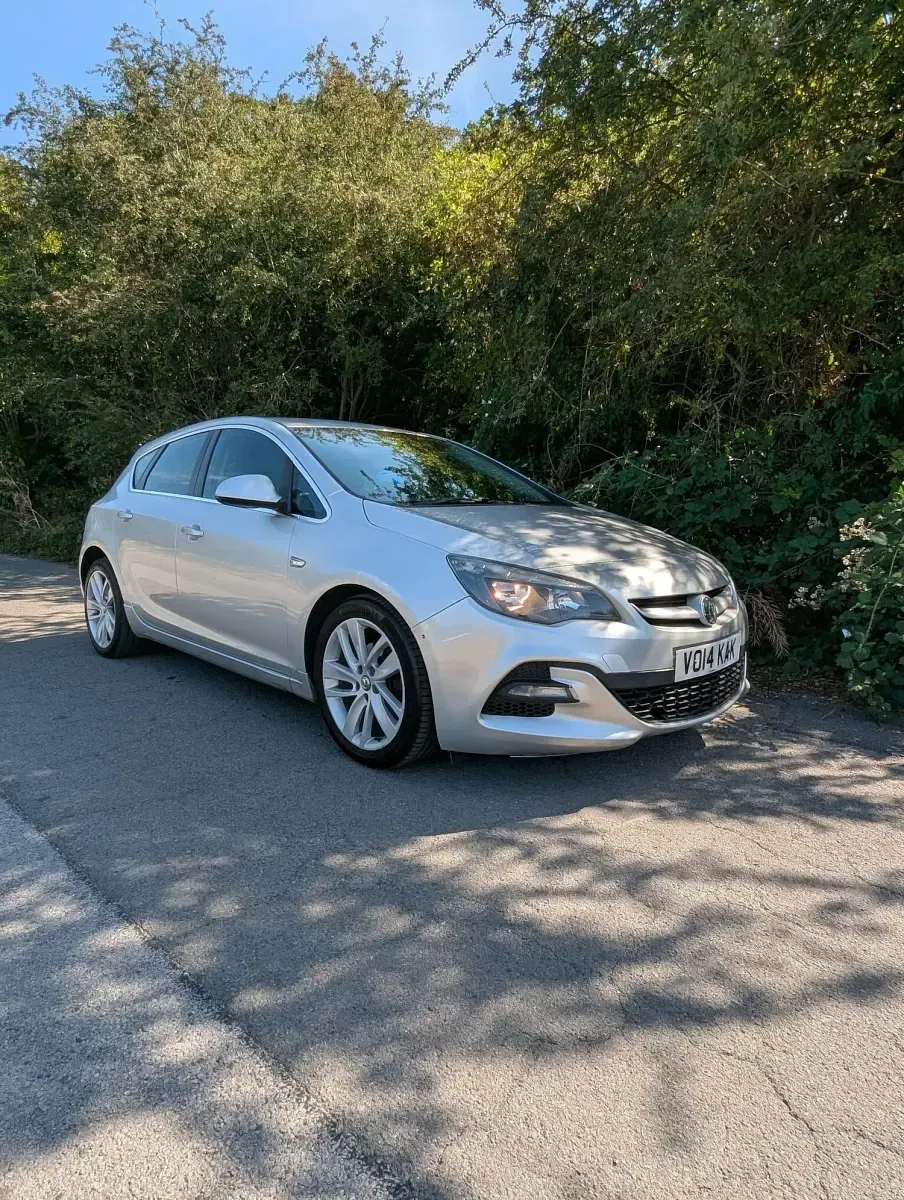 Used Vauxhall Astra 162 HP (119 kW) 2014 Silver Hatchback